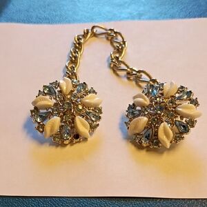 Vintage Crown Trifari Silver Tone/ Blue  Flower Sweater Clip Read